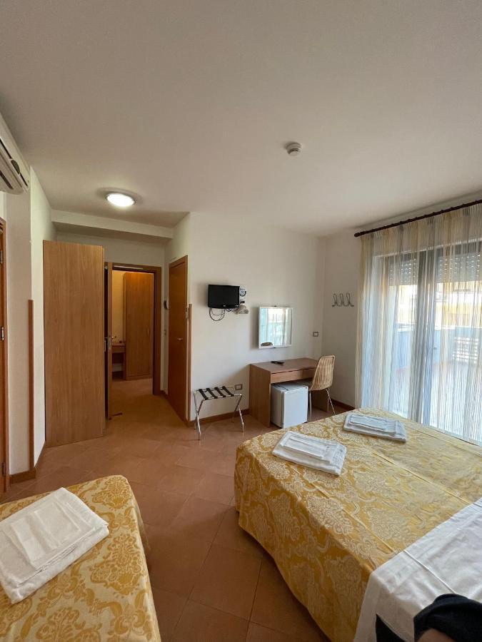 Hotel Leuco' Martinsicuro Luaran gambar