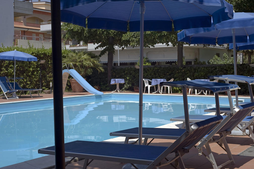 Hotel Leuco' Martinsicuro Luaran gambar